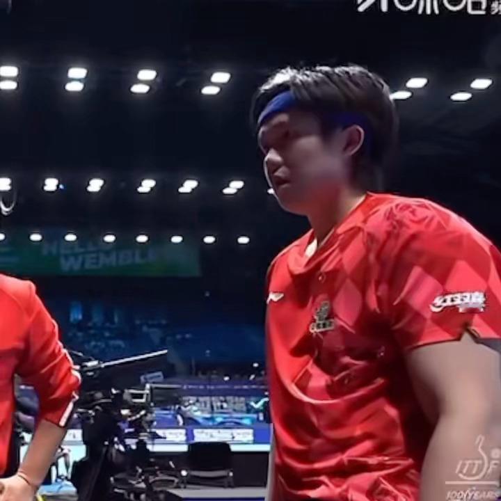 致没手感的队友们。 