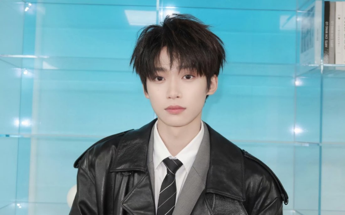 梓渝几张没发的库存，是新图！虽然是库存