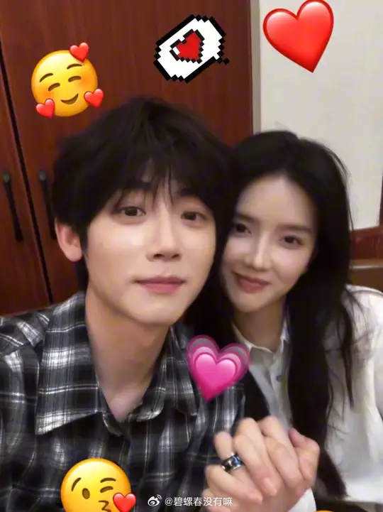 剧播完了，李卿和喻钟黎终于迎来了他们的剧宣期真的好pay 