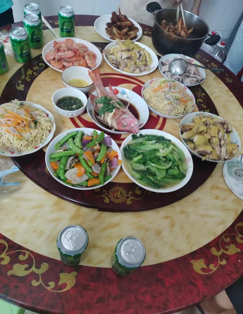 广东菜真的可
去舍友家里吃饭，福建人表示很赞，广东菜百吃不腻看看大家都吃什么遇见