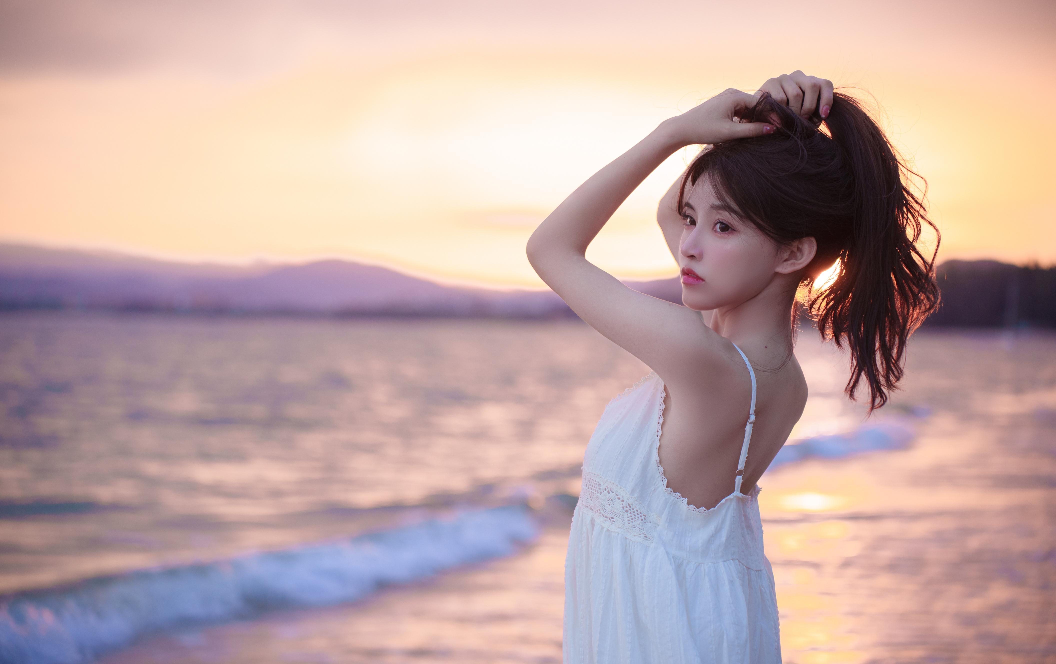 自律，让你越来越接近梦想。 上海·东方明珠广播电视塔