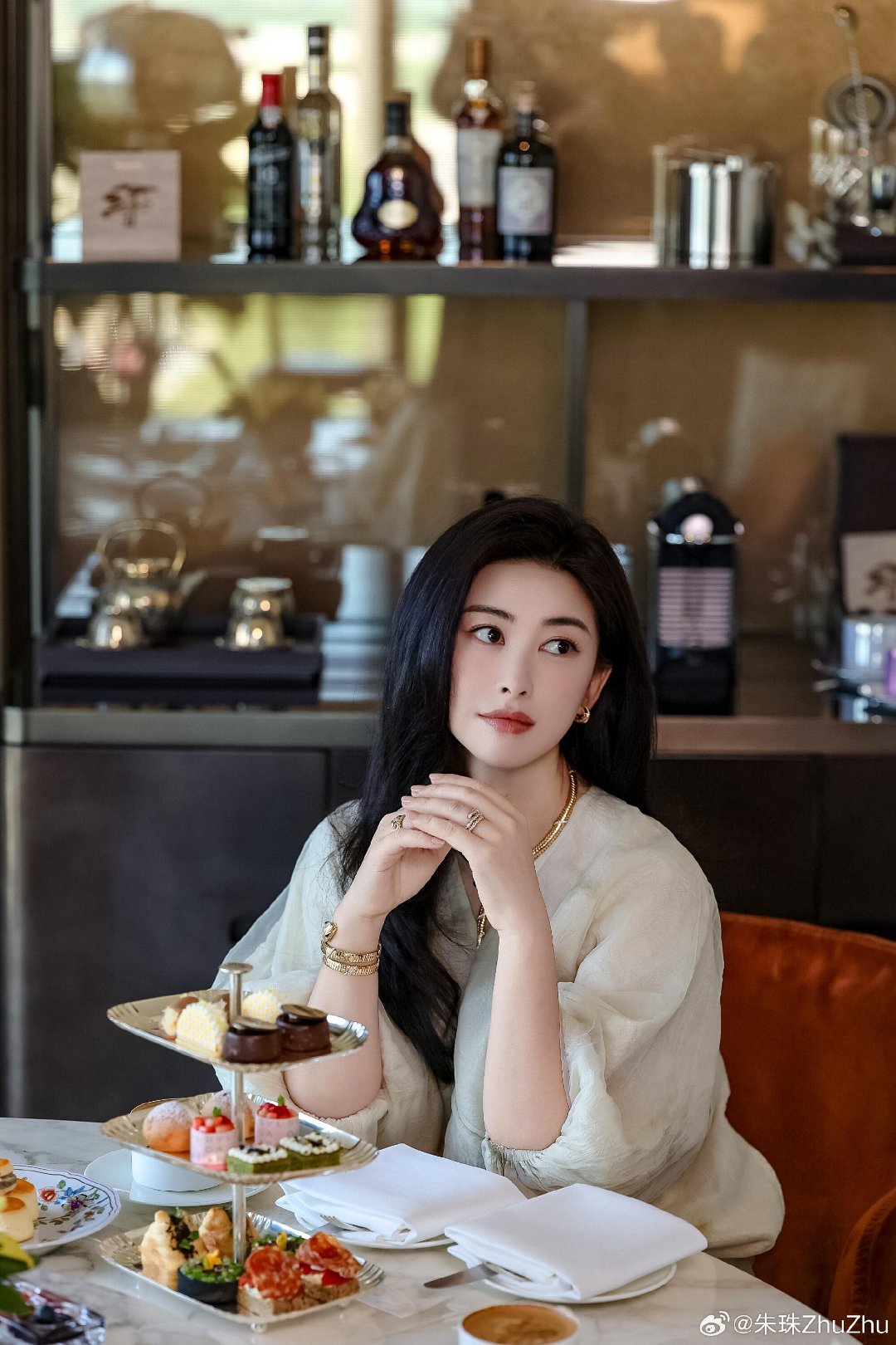 淡颜朱珠淡颜系的朱珠美得恰到好处，温婉又大气，越看越有味道 