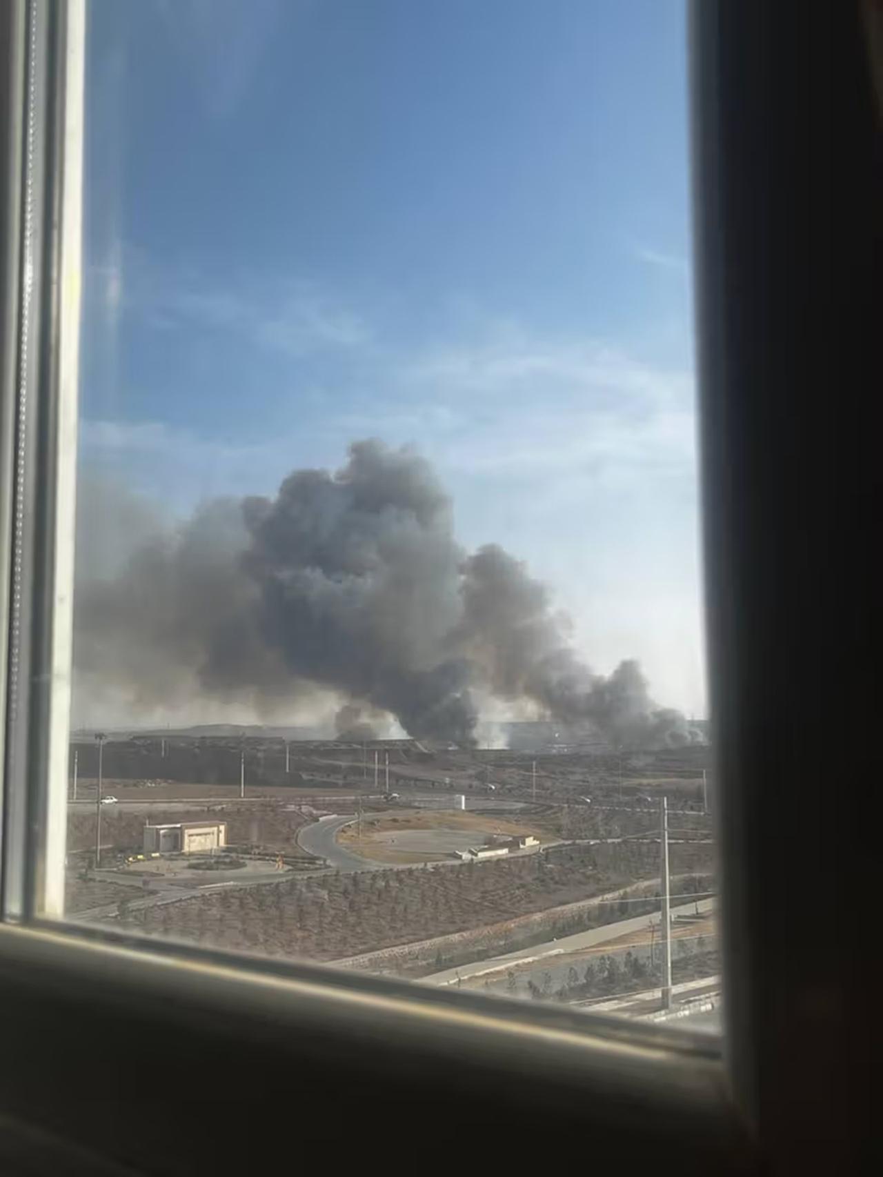 当地时间1月31日下午，伊朗两地先后发生爆炸，造成至少5人死亡，14人受伤。
有