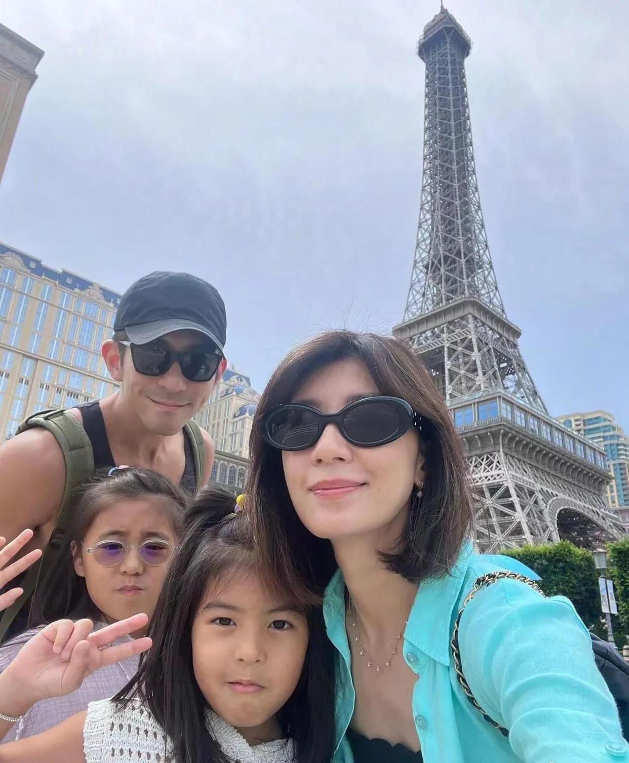 贾静雯和修杰楷带着他们的两个小女儿去澳门游玩，享受着吃喝玩乐的快乐时光。然而，人
