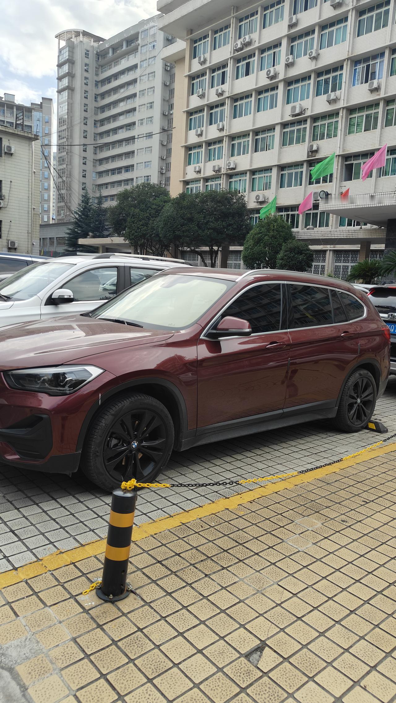 红色的宝马你们见过没？