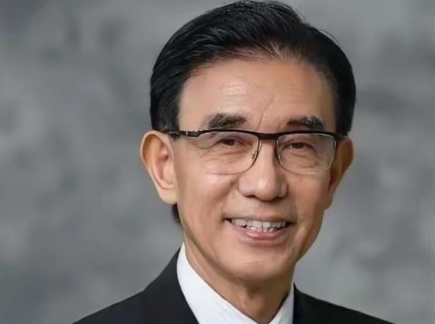 比芯片断供更可怕！中国物理博士尹志尧公开指出：“在半导体领域我们和欧美国家的差距