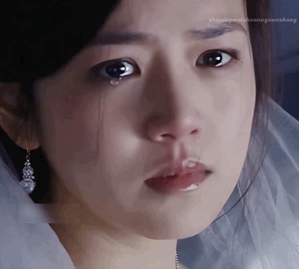 #高叶陈妍希万鹏新剧演闺蜜##感觉陈妍希要碎掉了# 陈妍希新剧是不是有点太惨了啊
