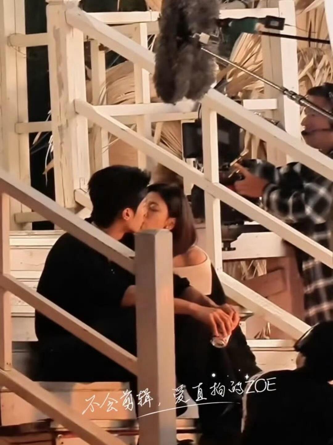 现在人不爱看正常恋爱了，都爱看禁忌恋，贾静雯51岁，和陈靖可相差23岁，这种年下