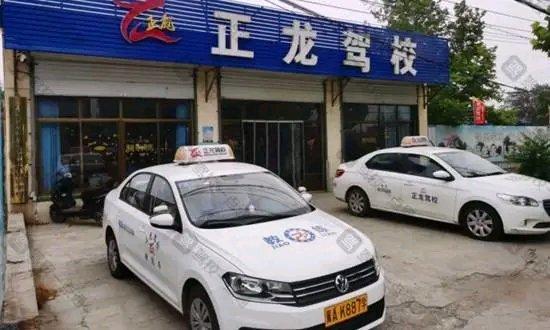 谁能料到曾经暑期热闹非凡的驾校，如今却一片惨淡。全国2.1万余家驾培机构，超八成