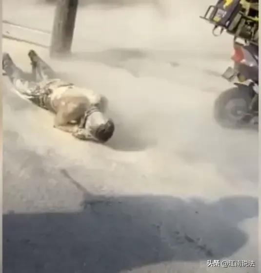 【紧急呼叫张维为十三】
人间太苦，下辈子不来了。
一位47岁外卖小哥，看着来来往