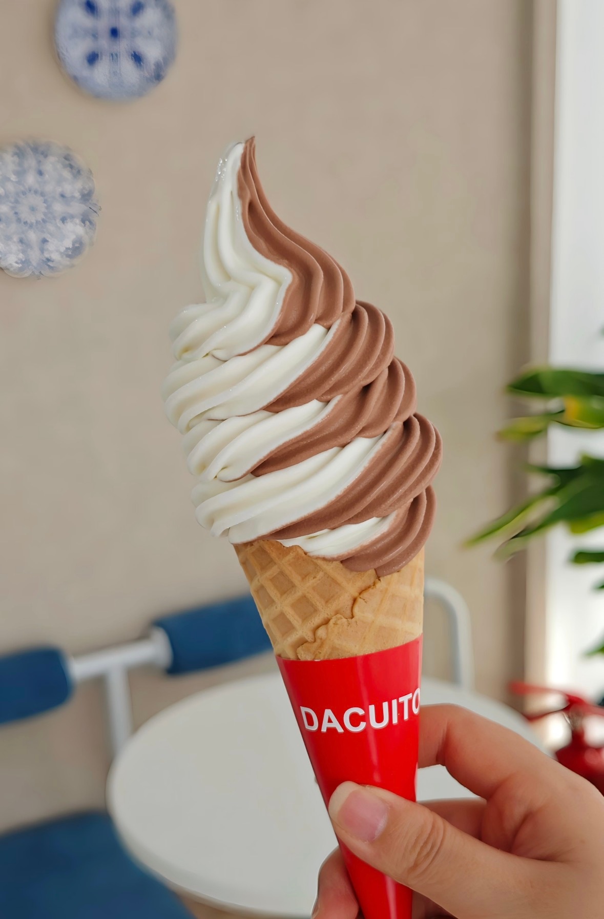 昆明的太阳是真的毒啊我们都成香草巧克力冰淇淋了汪顺