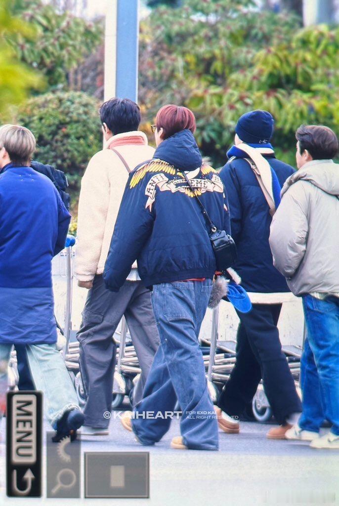 济州岛偶遇EXO 济州岛偶遇 EXO 的幸运儿也太让人羡慕了！新团综路透一出来，