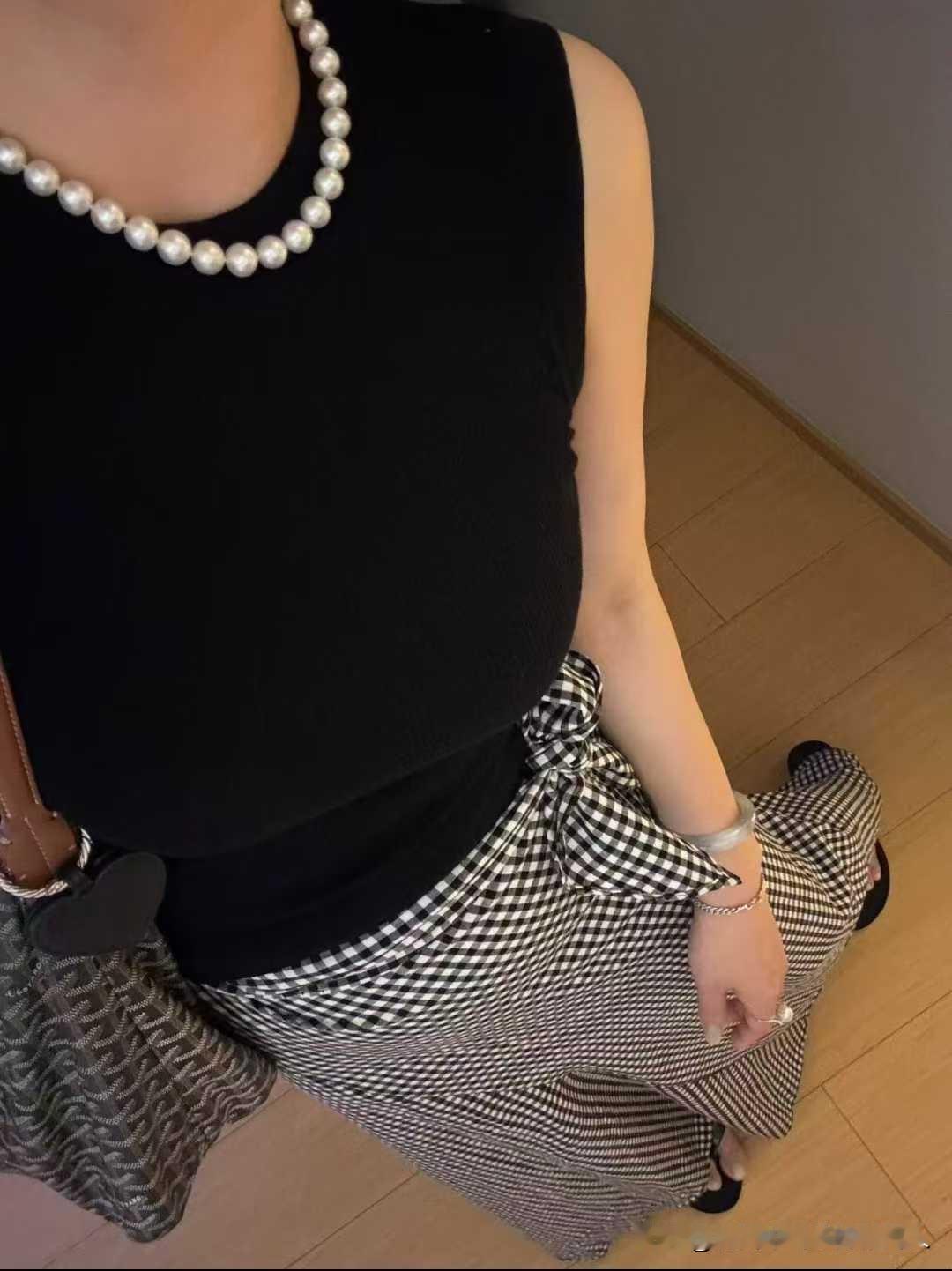 我发现不被拿捏的女人，都有一个共性：懂得及时止损，在不值得的人和事里，从不恋战半