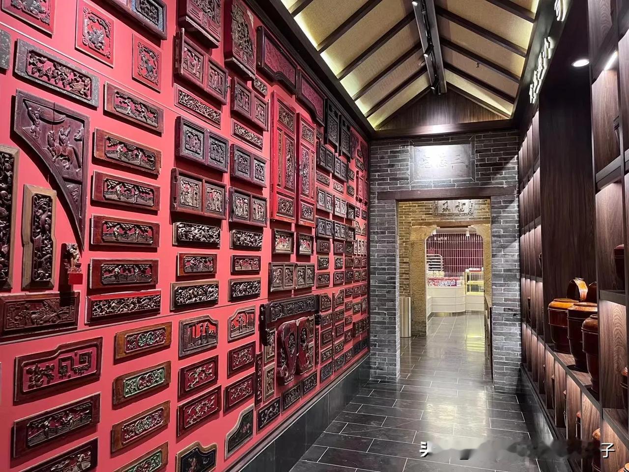 打卡唐山，解锁唐山宴，以前我非常不喜欢去网红打卡点吃饭，不过唐山宴是真的很不错，