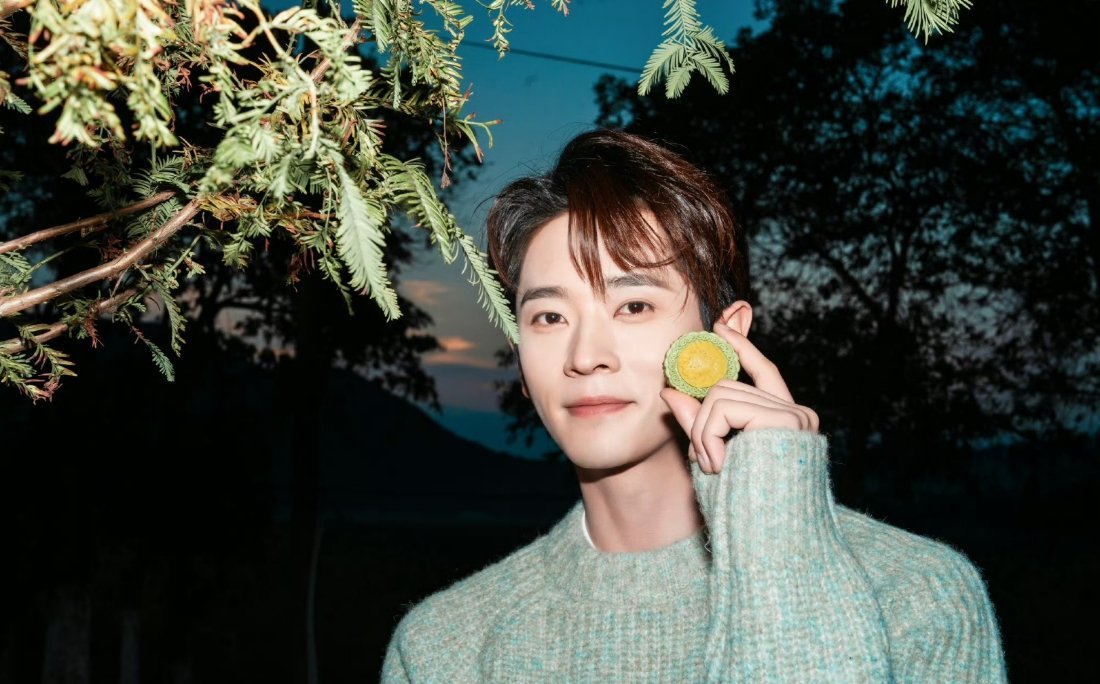 丞磊中秋节快乐杀青快乐哦 期待墨修尧～快快播出！ ​​​
