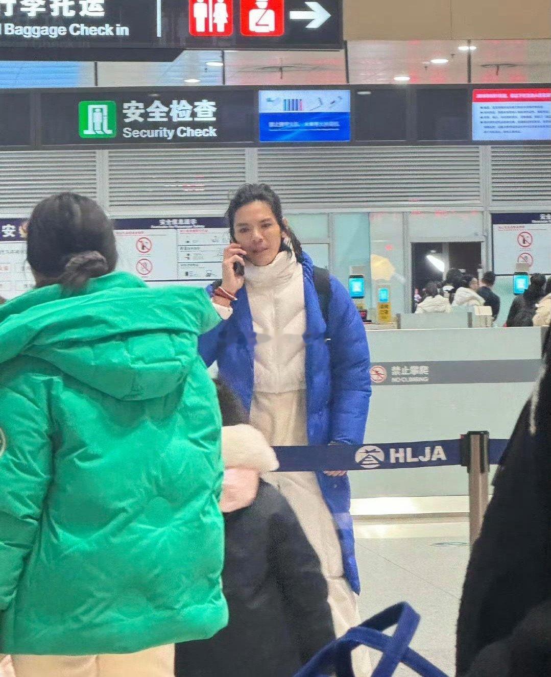 向佐真是穿搭鬼才，羽绒服套羽绒服，是有多怕冷？ 