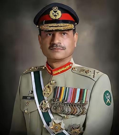 巴基斯坦陆军参谋长穆里尔访问伊朗回国，作为回应特朗普刚发的十一条帖文，他撂下的三