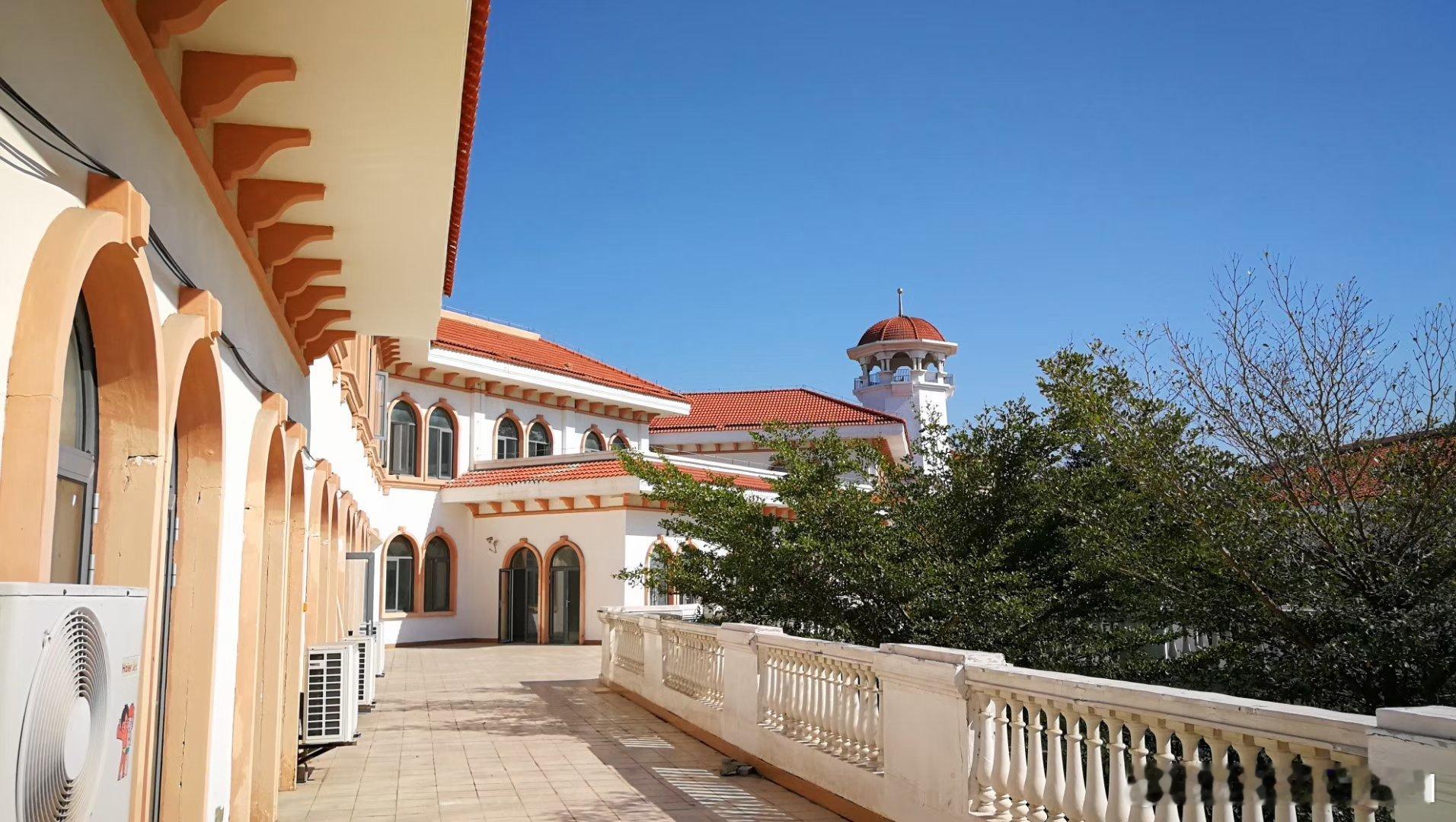 “经得起诱惑”“经得起考验” “经得起风雨”其实都不如“经得起平淡”。     