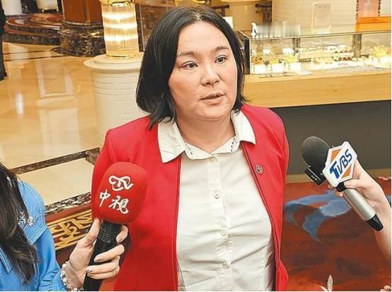 金门“女战神”的这波操作，我看笑了！一边喊着“属于中华民国”要跟解放军谈判！一边