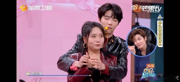 李雪琴李雪琴题没问题是人的问题你好星期六 背后抱游戏全员传错答案，李雪琴力挽狂澜