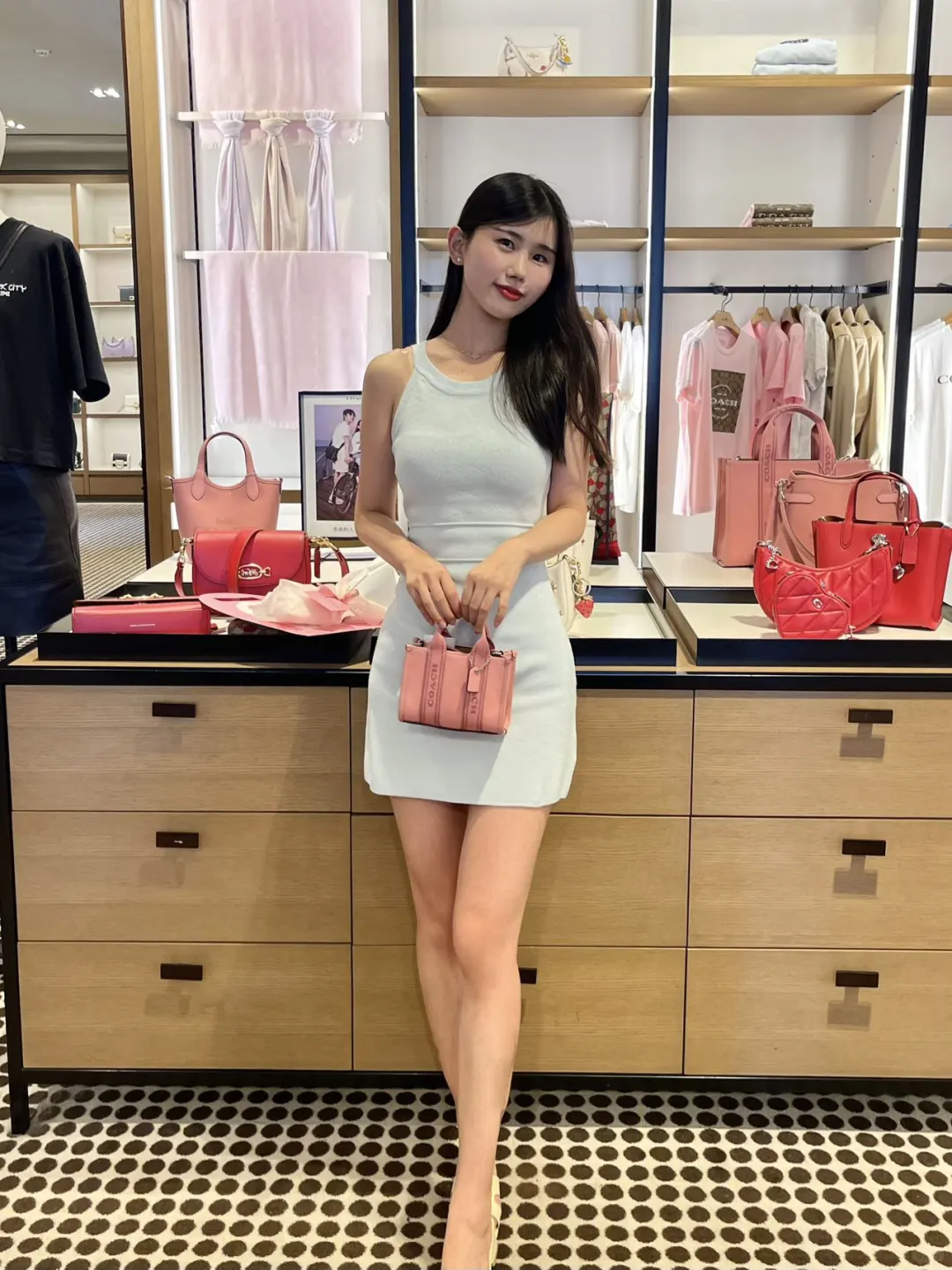 七夕逛南京百联奥莱～ 到处都是粉红泡泡