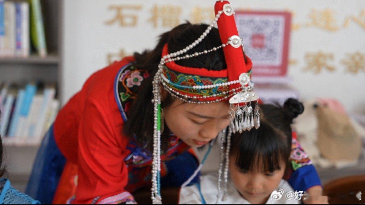 台州青少年沉浸式体验畲族非遗文化魅力三门海润街道涛头村举办三月三畲族文化活动，青