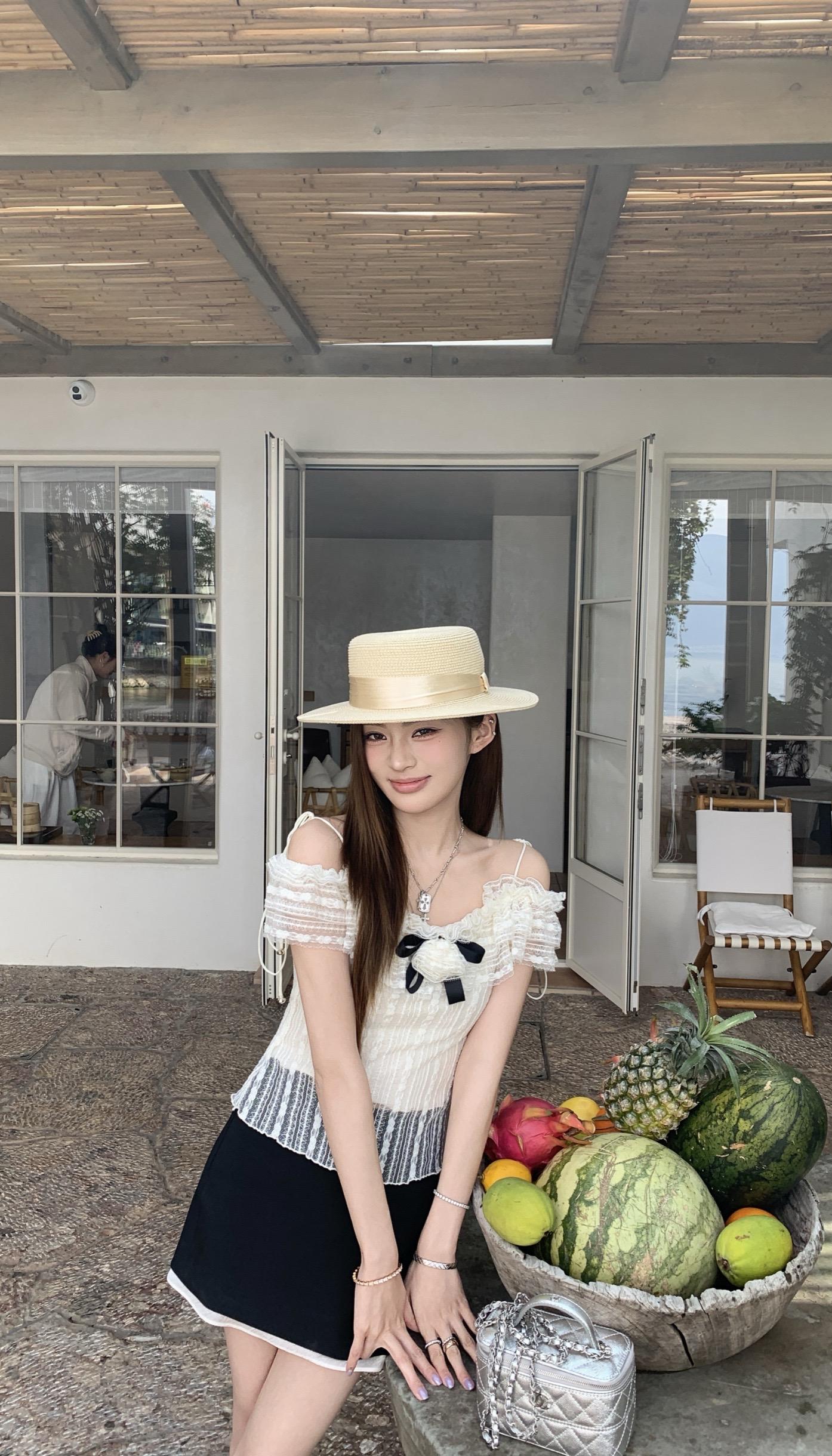 六月像一张白纸 夏天重新开始。