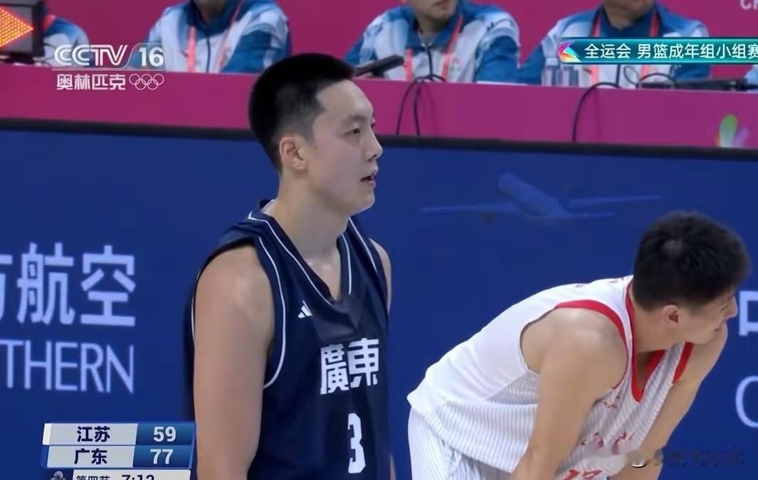 胡明轩怎么了？11投1中场均仅4分3篮板

胡明轩怎么了，今年休赛季打完国家队比