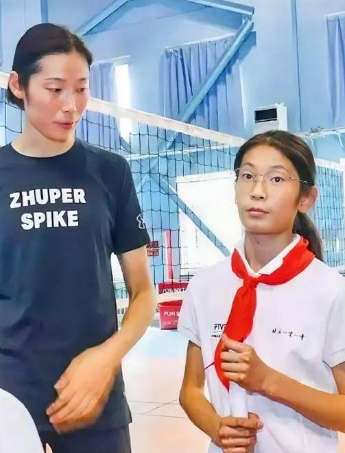 原来，妹妹是北京101中学的，北京的101中学好厉害啊，红色传承，历史悠久，校名