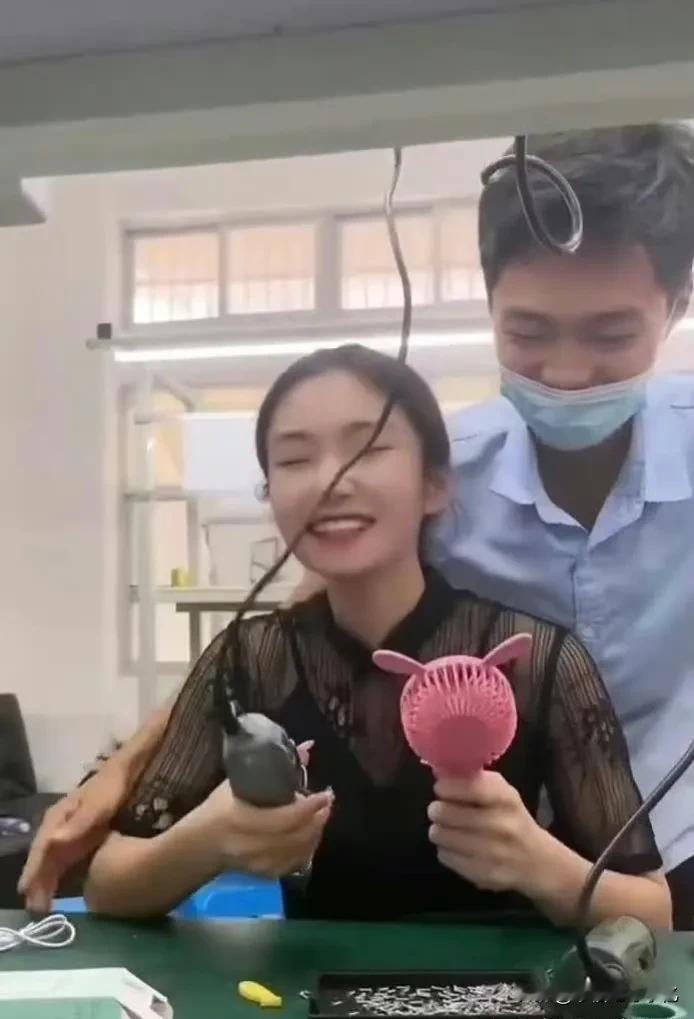 在工厂上班再苦也不累了