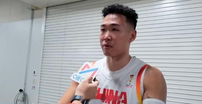 贺希宁赛后泪撒现场：上次代表国家队是4、5年前，今天对我意义非常大，能够通过自己