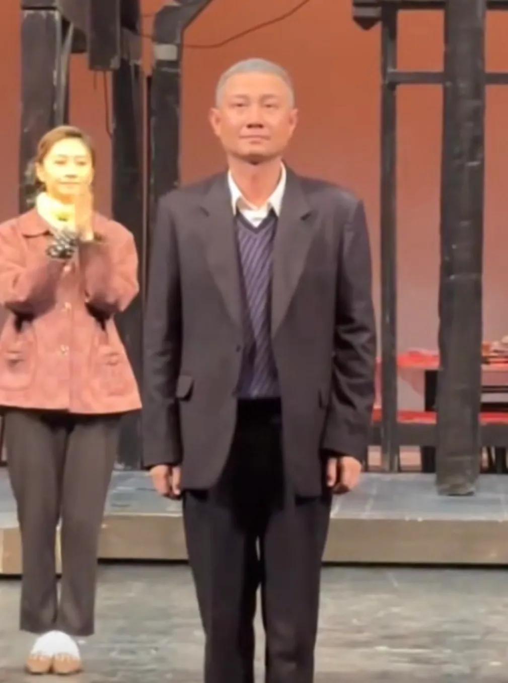 文章，最新近况曝光！

12月16日，深夜，39岁的文章，突然引发网友热议，令人