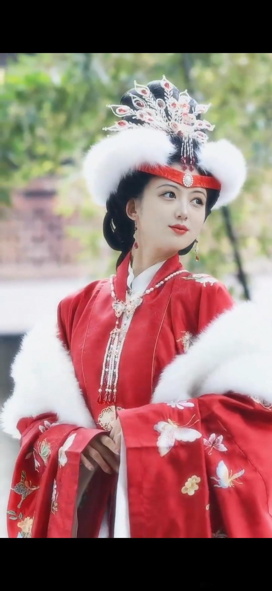 #情感#                     《无题》寂寥门巷掩蓬蒿，独拥鹴