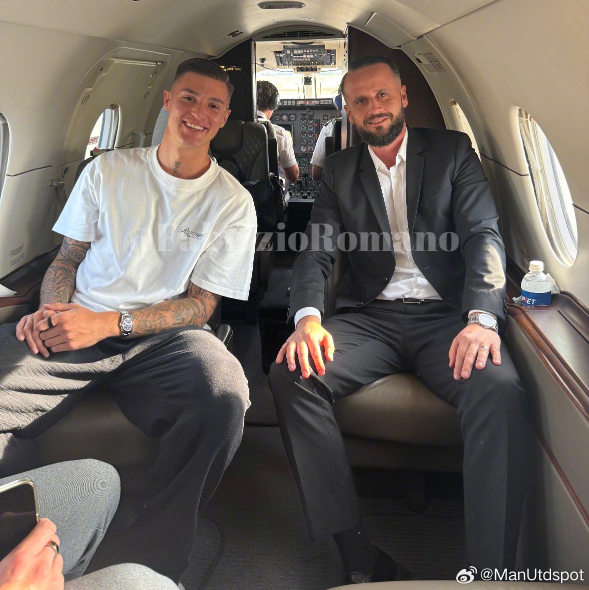 Romano：塞斯科和经纪人启程前往曼彻斯特✈今晚抵达，周五体检。ManUtds