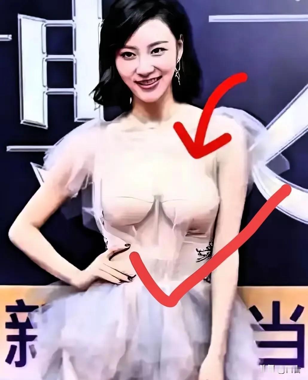 去年第78届戛纳国际电影节已经悄然更新了红毯着装规定，严禁裸露着装走红毯连过于宽