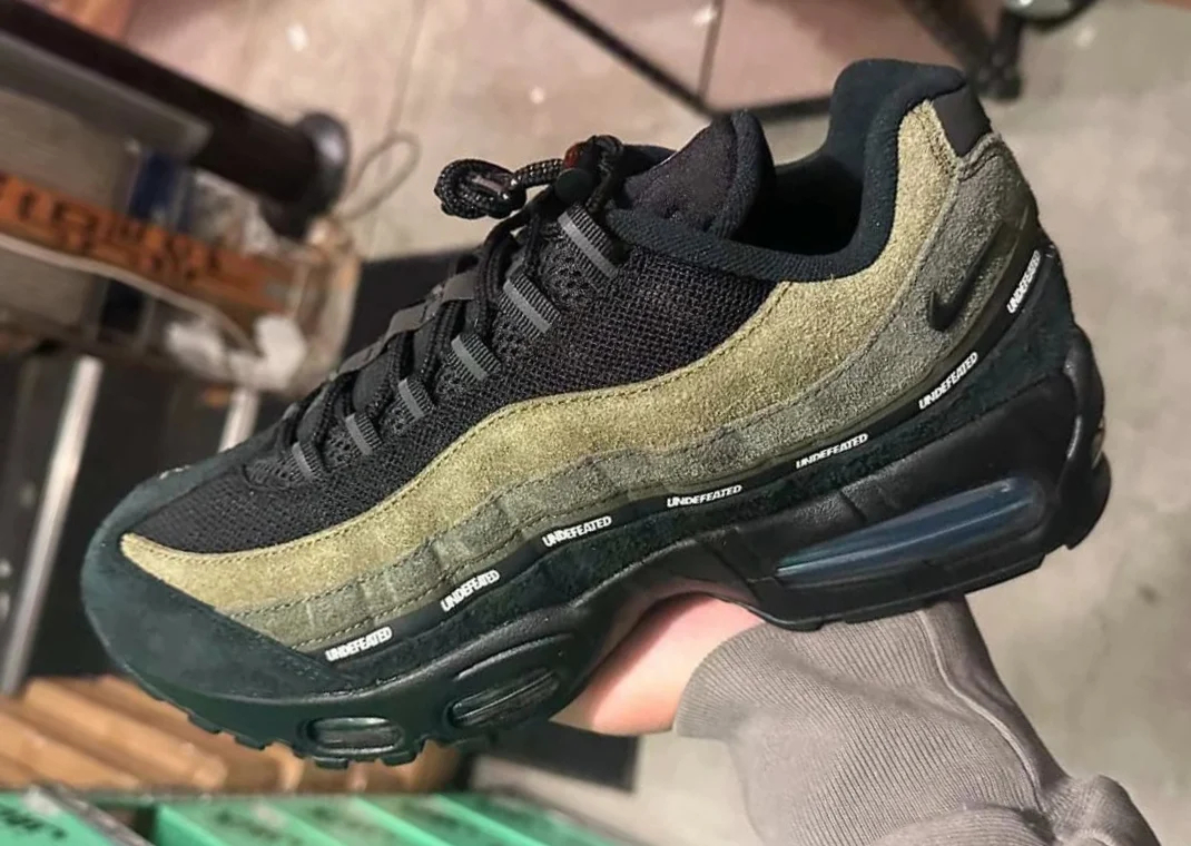 Undefeated x Nike Air Max 95 OG SP Geo L