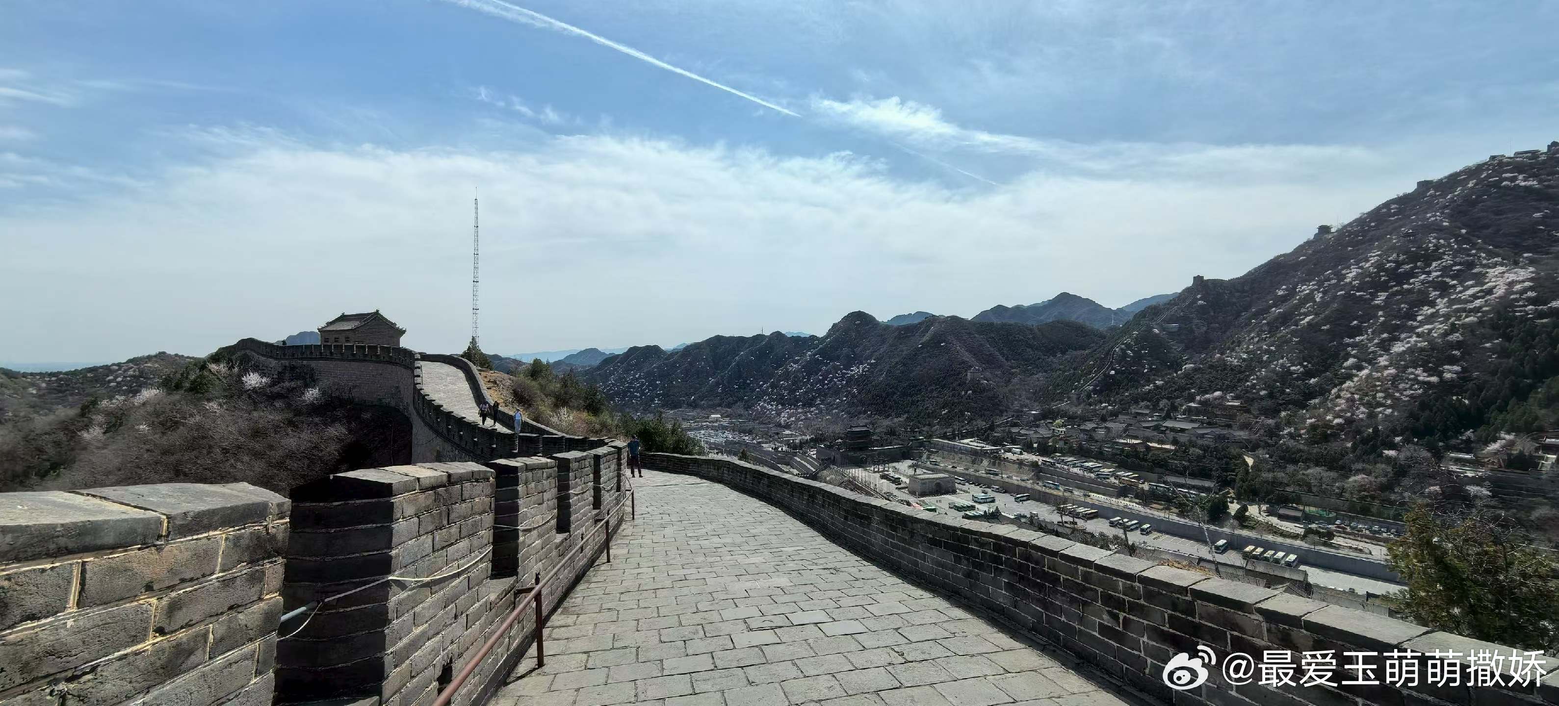 生活手记爱情与婚姻的复杂，本质是人性与现实的长期碰撞。情感依赖与个体独立天然对立