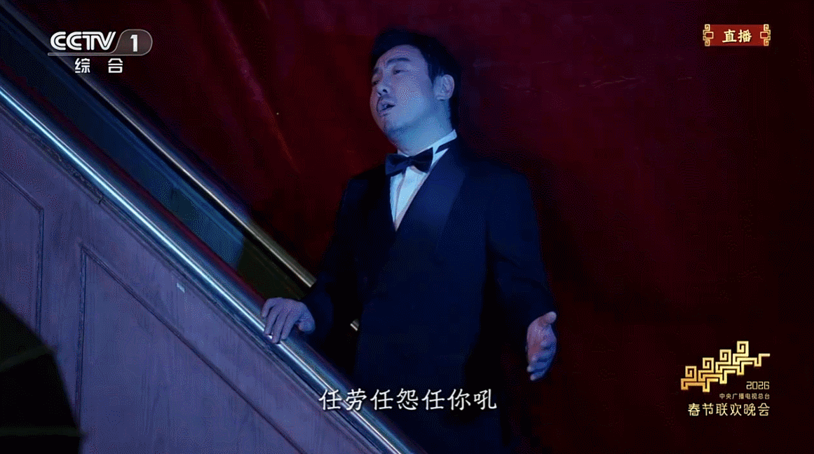 机器人走进千万家沈腾马丽的节目也有机器人 我不行了沈腾马丽的节目也有机器人…… 