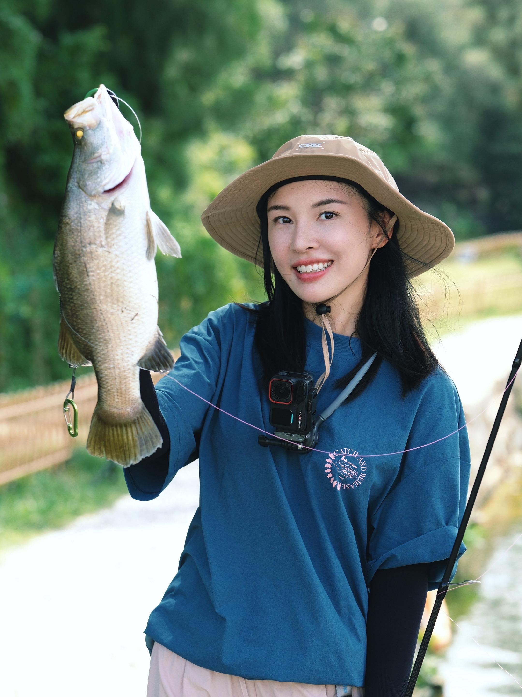 自从钓鱼后，穿衣风格逐渐男性化……