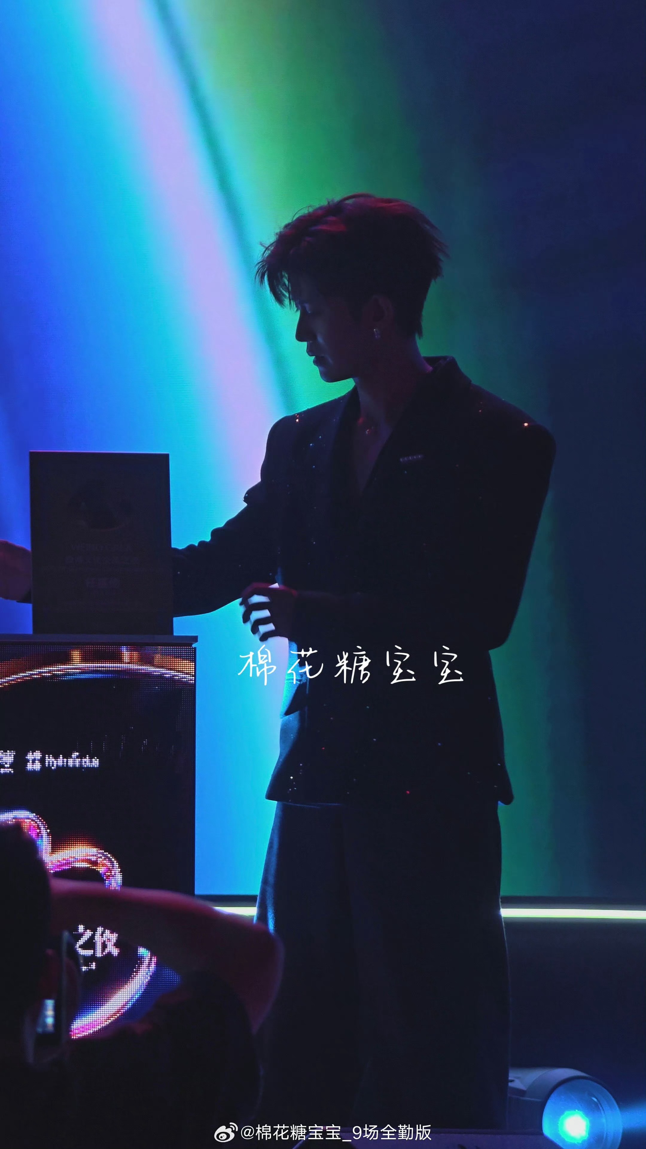 雨停了不一定有彩虹，但你一笑，我的世界就充满了色彩。╭**💓**｡✧* ꧁任嘉