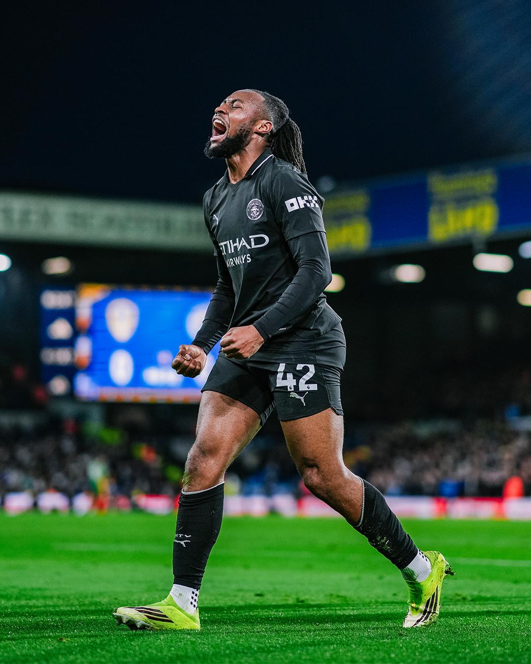 英超四连胜！曼城开启收官模式👇：
第25轮 利物浦 1-2 曼城
​第26轮 