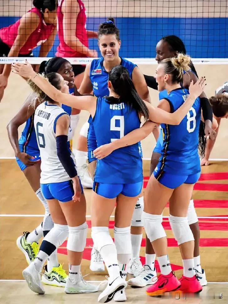 2024世界女排联赛最新🆕赛况:
6月11日
(日本福冈赛区)
意大利女排直落