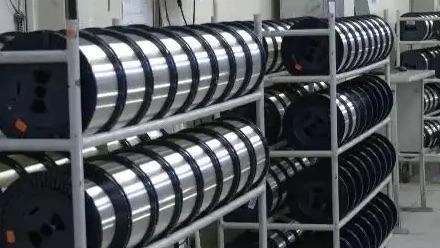 2026年开年，光纤市场量价齐升、景气上行。江苏光纤企业一季度产销大增，全球订单