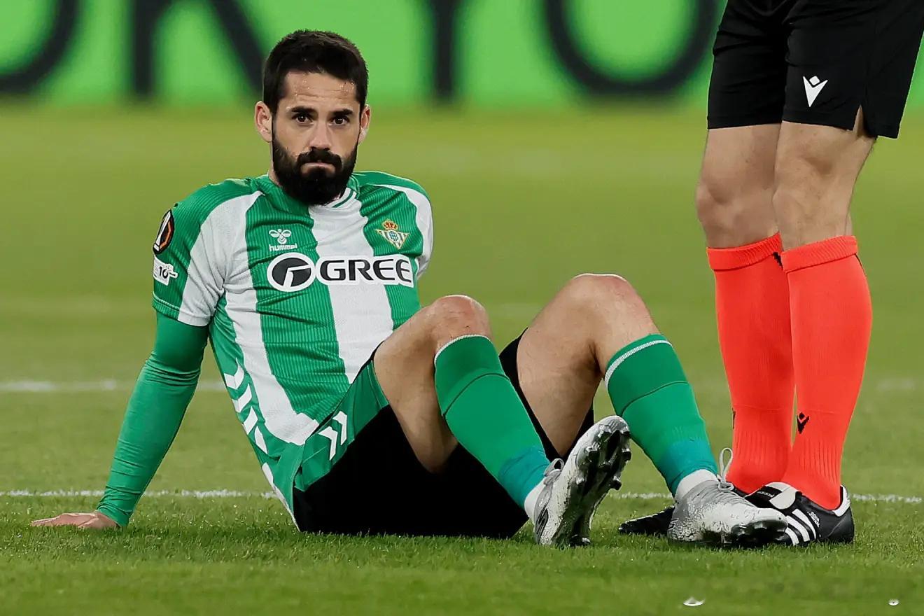 【伤病】伊斯科再上手术台11.27日欧联杯被队友阿姆拉巴特撞伤的伊斯科不得不再度