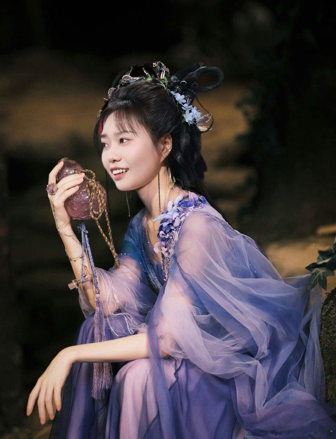 #给李雪琴换古装#你好星期六节目组也太会整活儿了吧，李雪琴本人知道这件事吗哈哈。