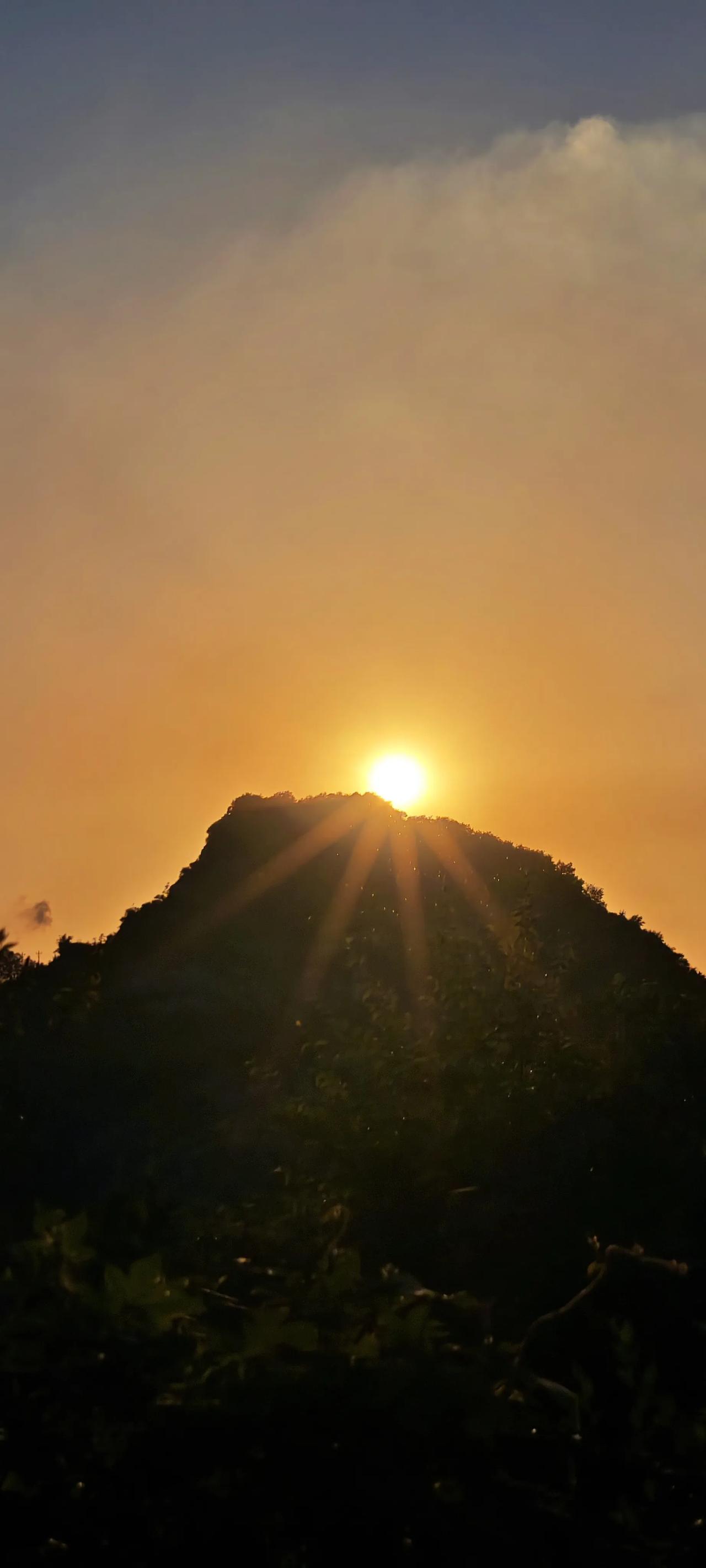 #分享一张你拍到的夕阳#