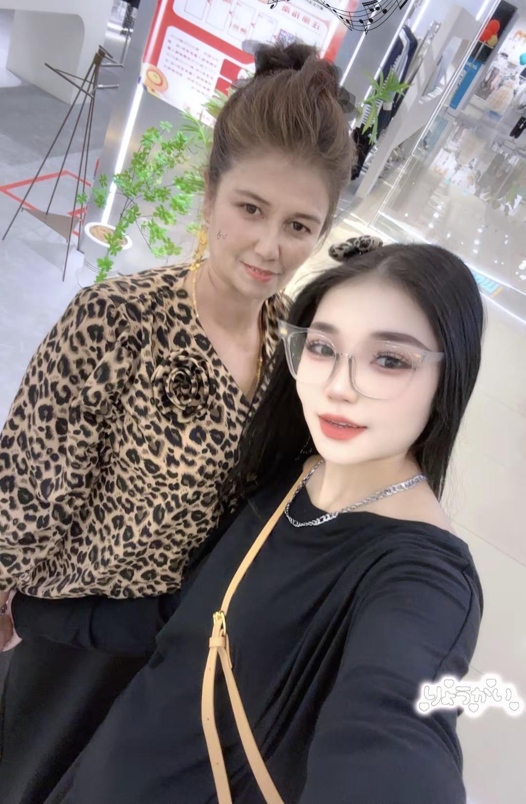 بۈگۈنكى خانىم قىزلار بايرىمىڭىزغا مۇبارە