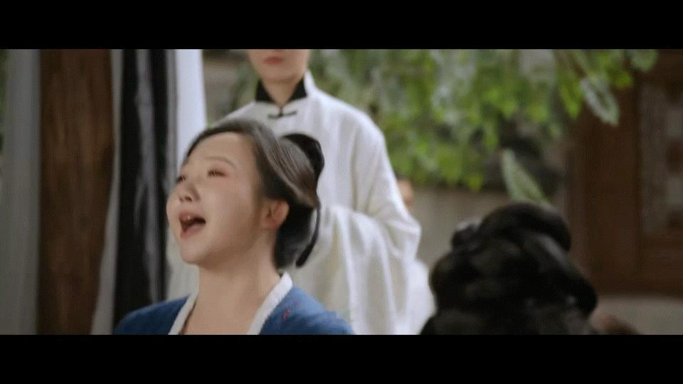 这是真的在披麻戴笑 李嘉琦和锤娜丽莎凑一块儿，整活一流，披麻戴笑名场面太可乐咯！