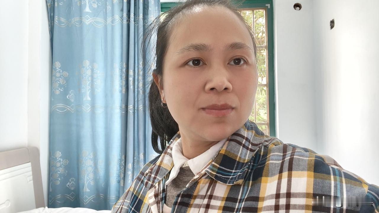 我今年40岁，前夫和现任都是属马的，比我8岁，为啥他们就相差这么远的？

  我