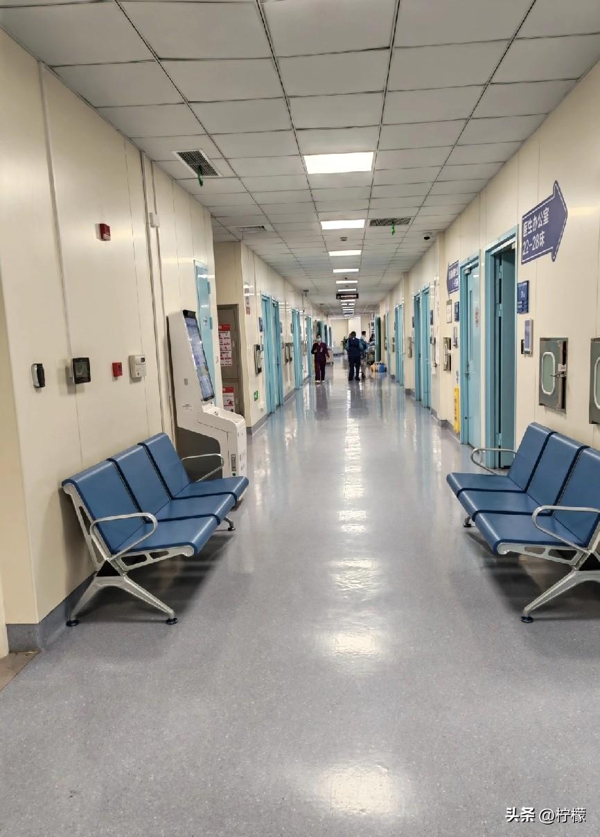 刚满十八周岁的女儿，
正月初四晚上十点多突然心脏骤停，经过一个半小时的心肺复苏后